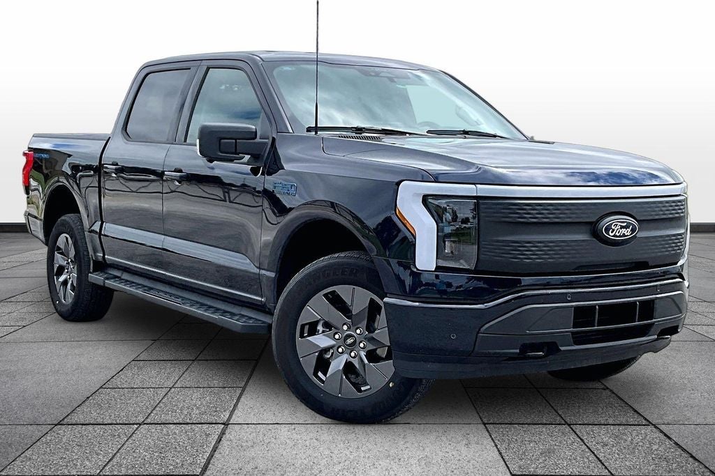 Used 2025 Ford F-150 Lightning Flash with VIN 1FT6W3L78SWG05208 for sale in Hutchinson, KS