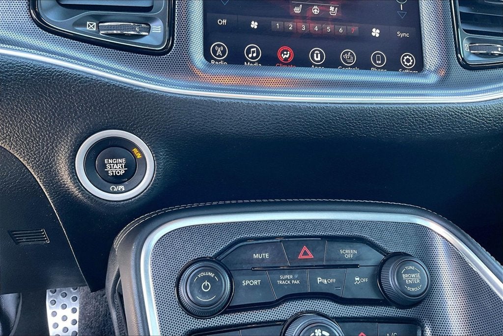 2017 Dodge Challenger SXT