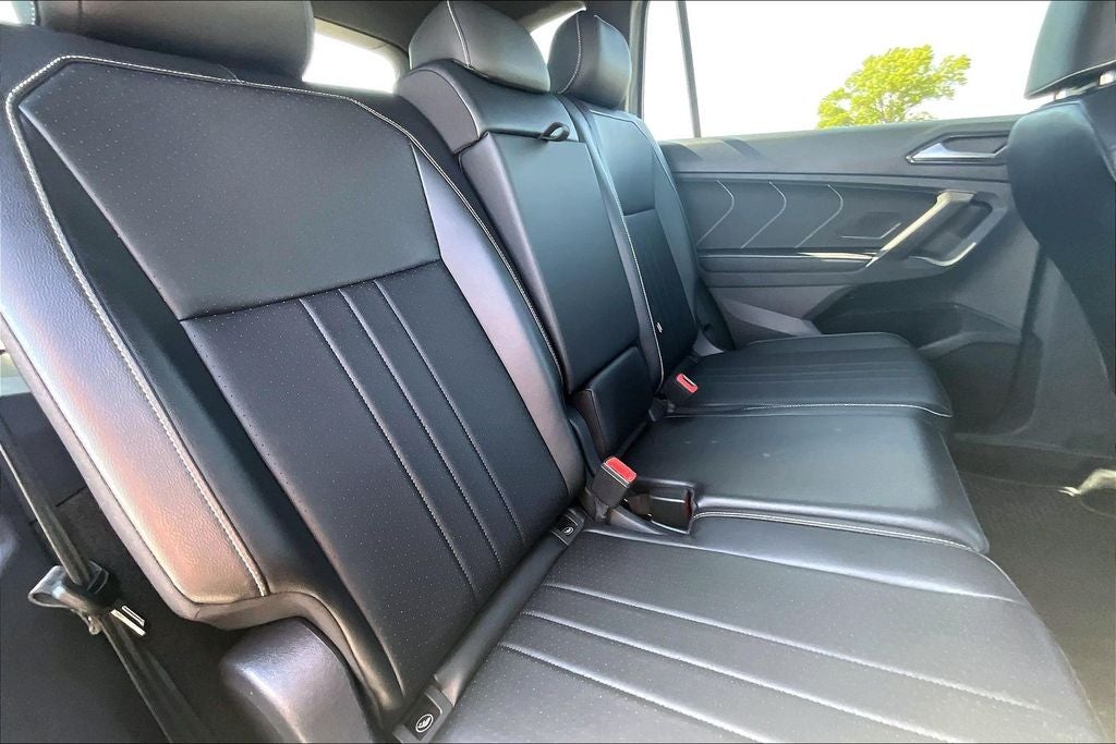 2024 Volkswagen Tiguan 2.0T SE R-Line Black