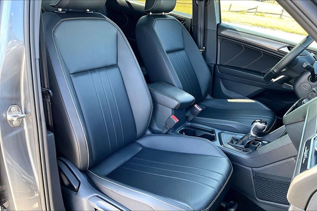 2024 Volkswagen Tiguan 2.0T SE R-Line Black