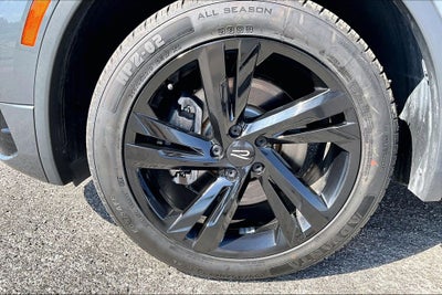 2024 Volkswagen Tiguan 2.0T SE R-Line Black