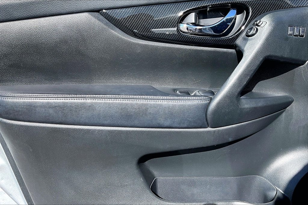 2020 Nissan Rogue SL