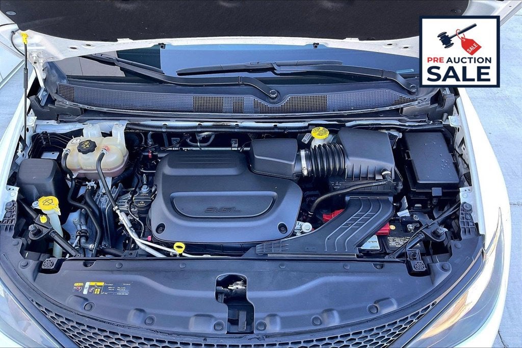 2023 Chrysler Voyager LX