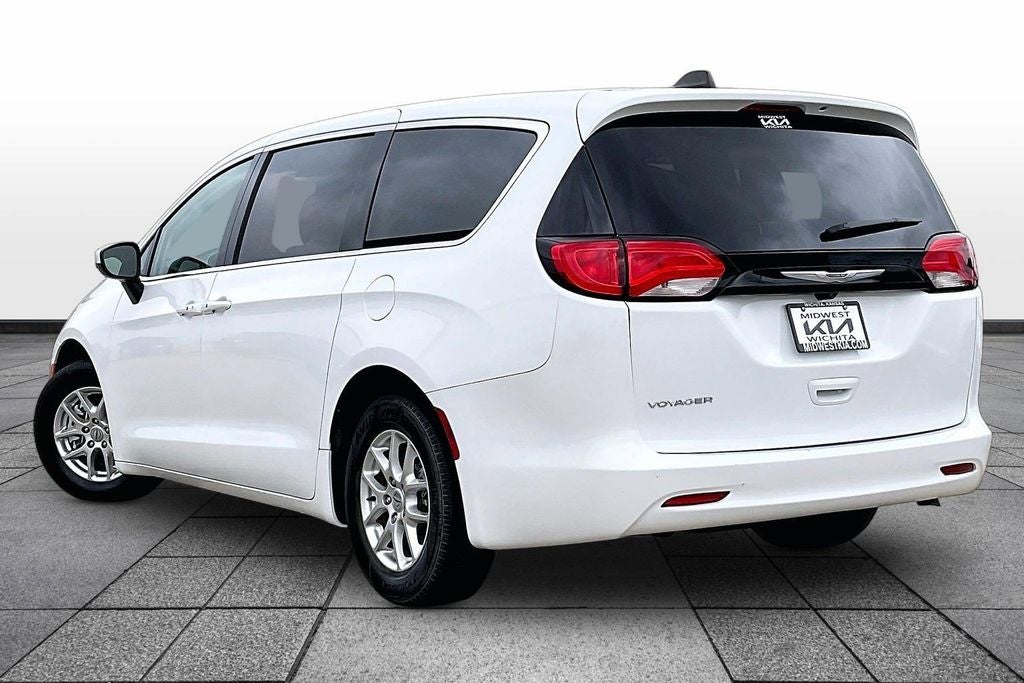 2023 Chrysler Voyager LX