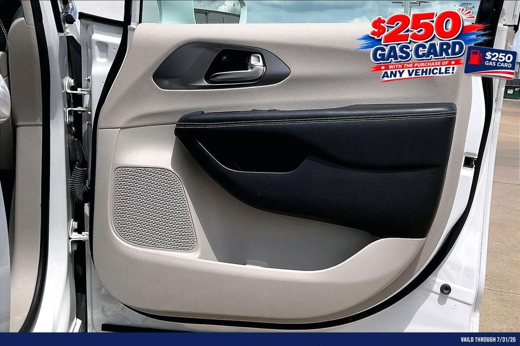 2022 Chrysler Pacifica Touring L