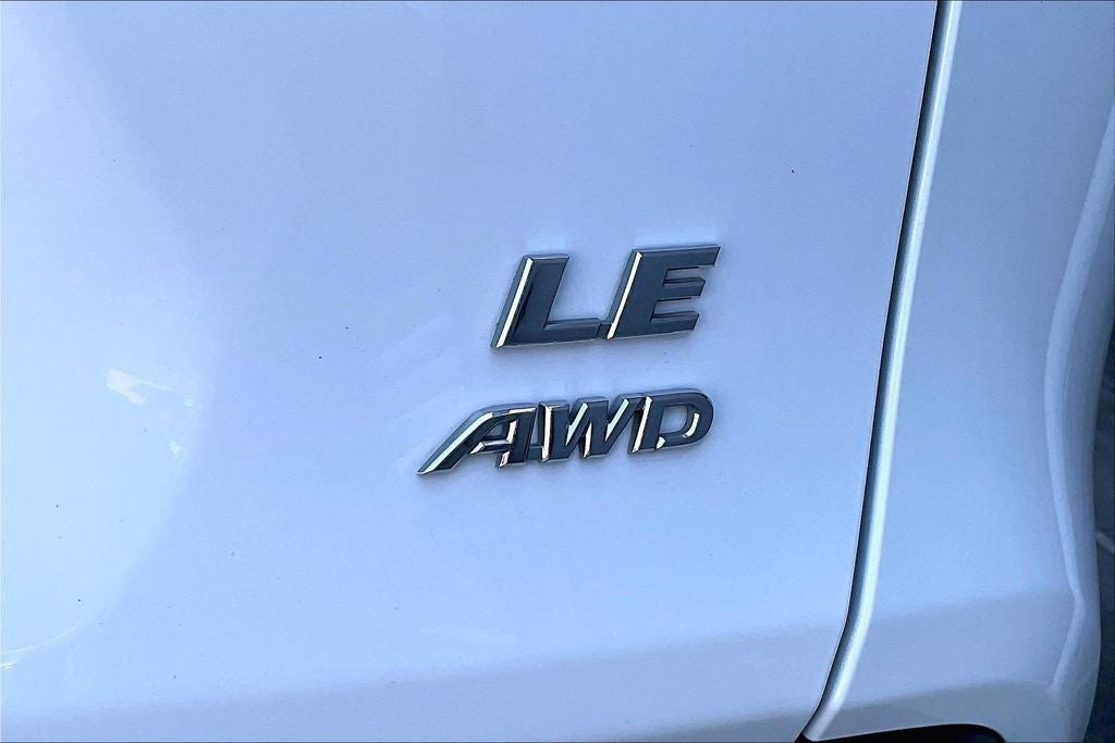 2024 Toyota RAV4 LE