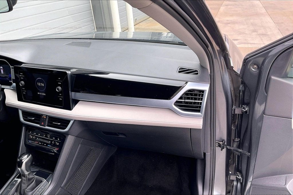 2025 Volkswagen Taos 1.5T SE