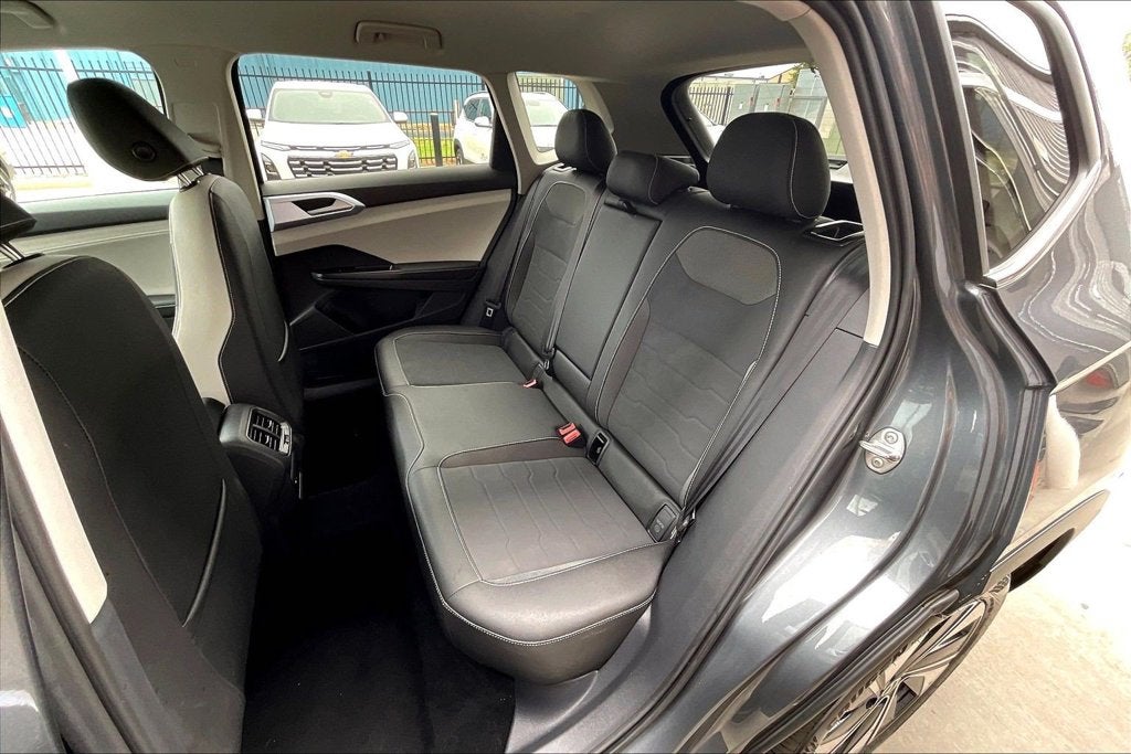 2025 Volkswagen Taos 1.5T SE
