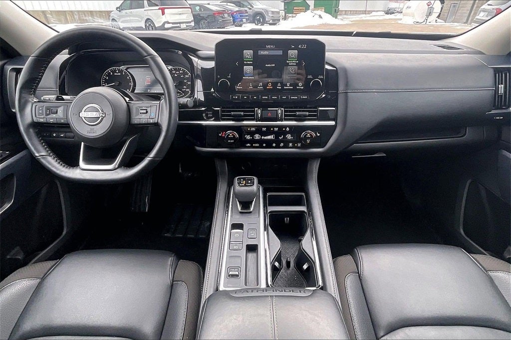 2025 Nissan Pathfinder SL