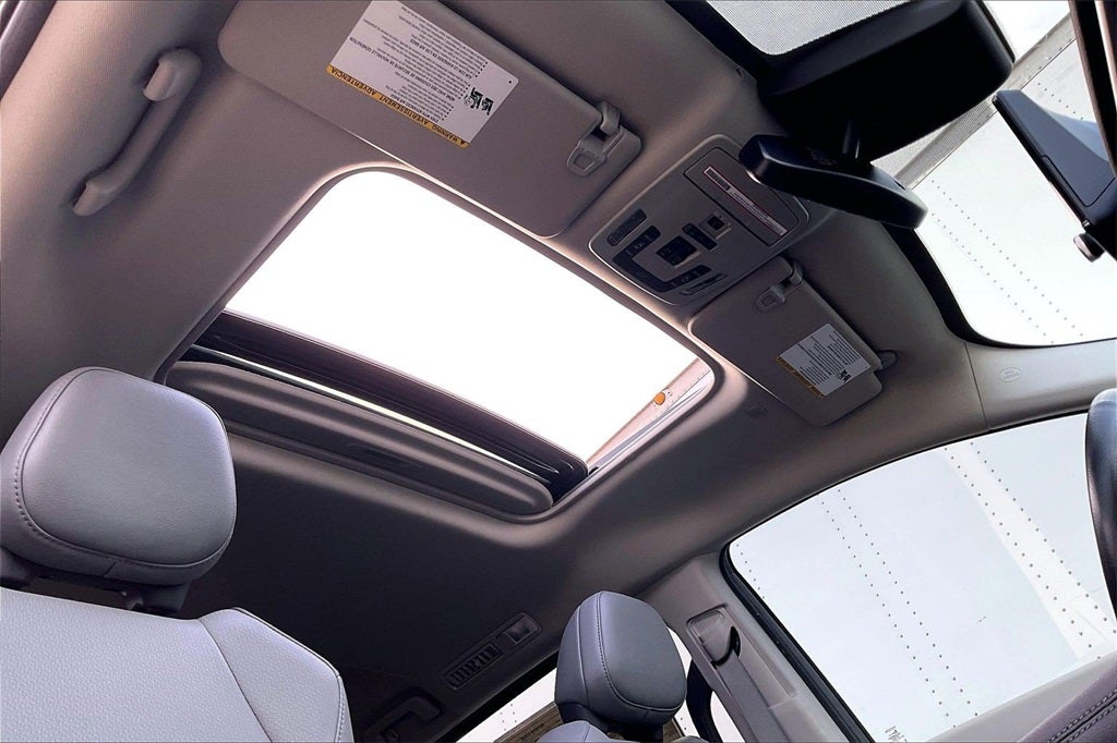 2022 Toyota Sienna XLE 8 Passenger