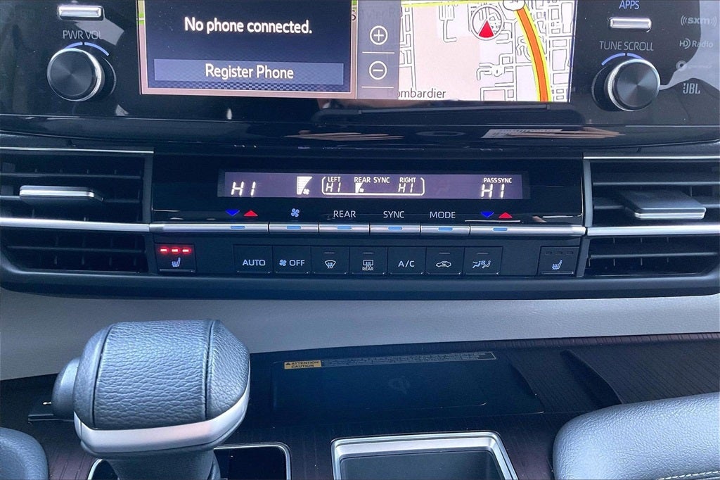 2022 Toyota Sienna XLE 8 Passenger