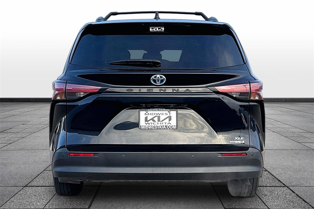 2022 Toyota Sienna XLE 8 Passenger
