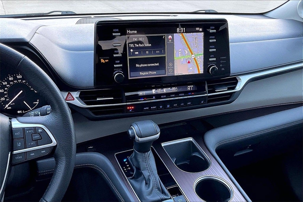 2022 Toyota Sienna XLE 8 Passenger