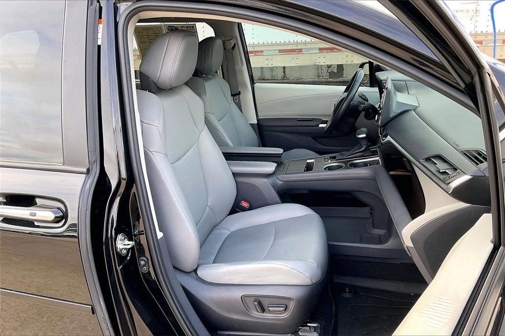 2022 Toyota Sienna XLE 8 Passenger