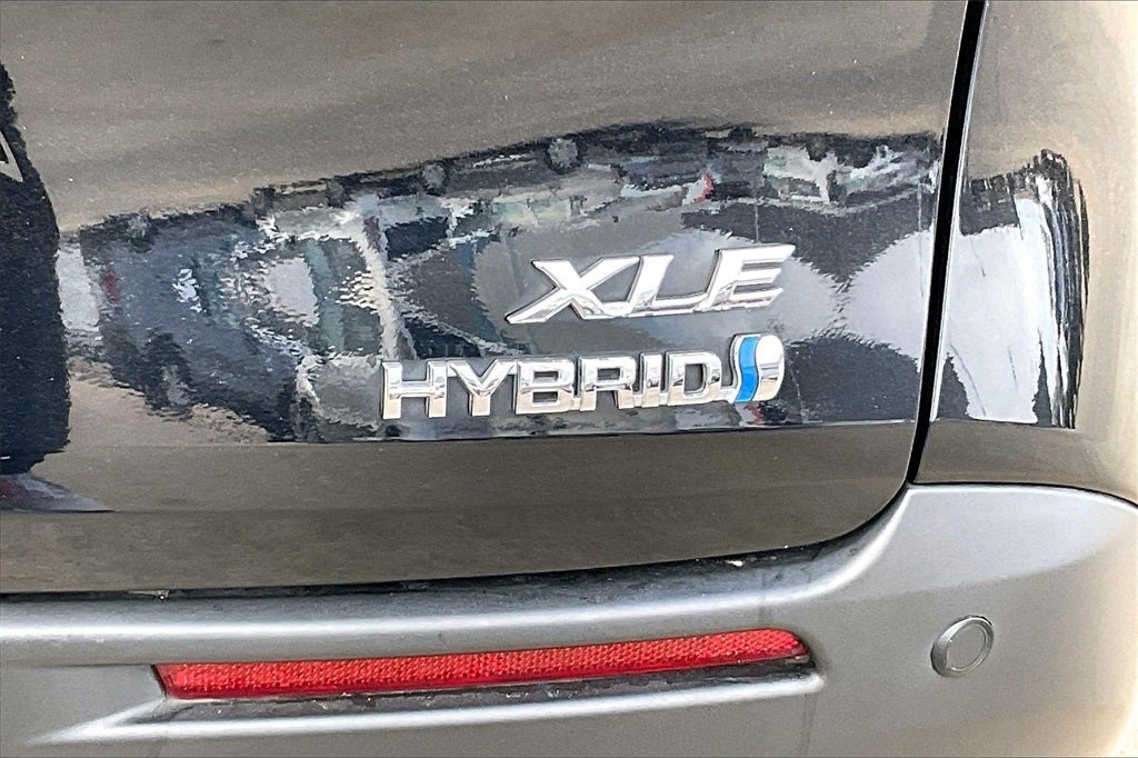 2022 Toyota Sienna XLE 8 Passenger