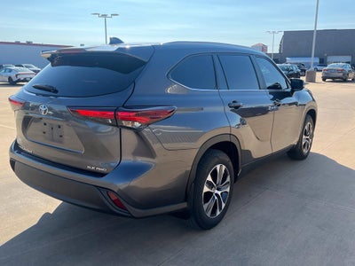 2024 Toyota Highlander XLE