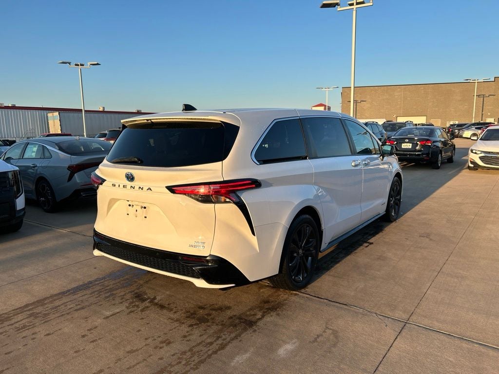 2021 Toyota Sienna XSE 7 Passenger