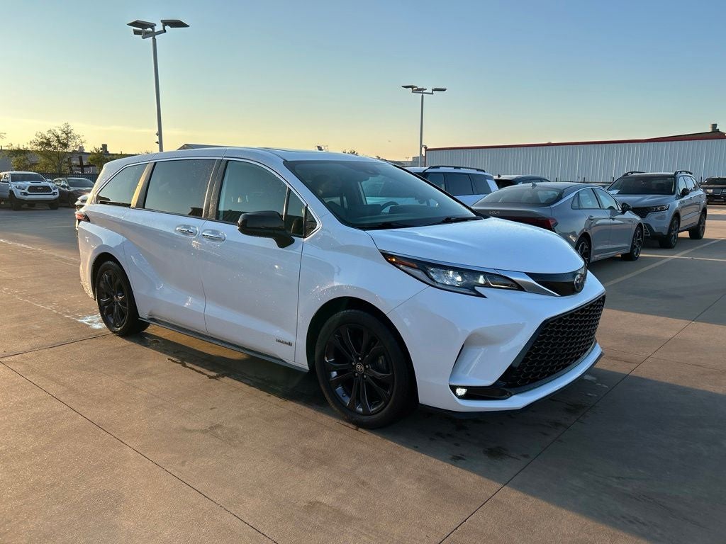 2021 Toyota Sienna XSE 7 Passenger