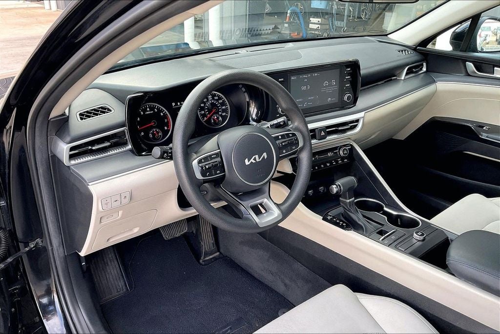 2022 Kia K5 LXS