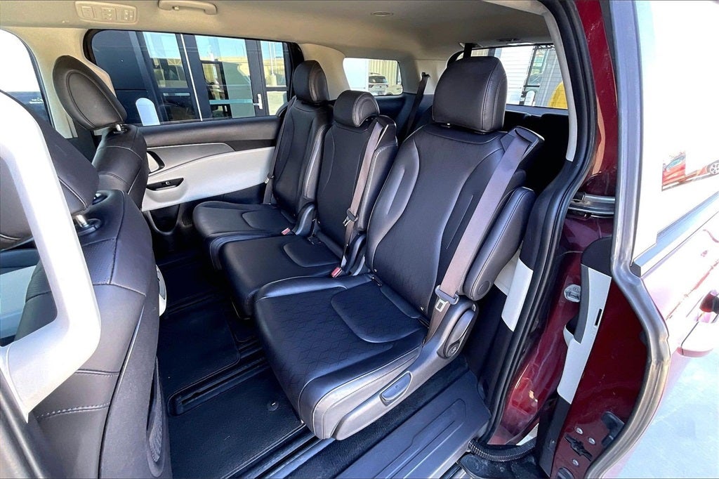 2024 Kia Carnival LX