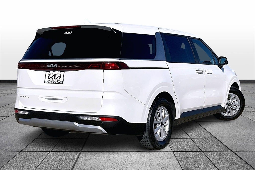 2024 Kia Carnival LX