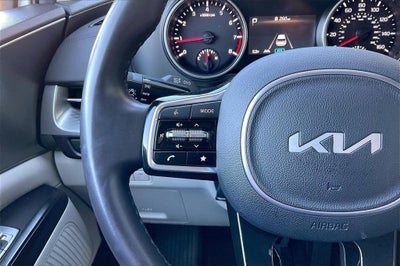 2024 Kia Carnival LX