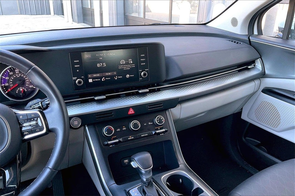 2024 Kia Carnival LX