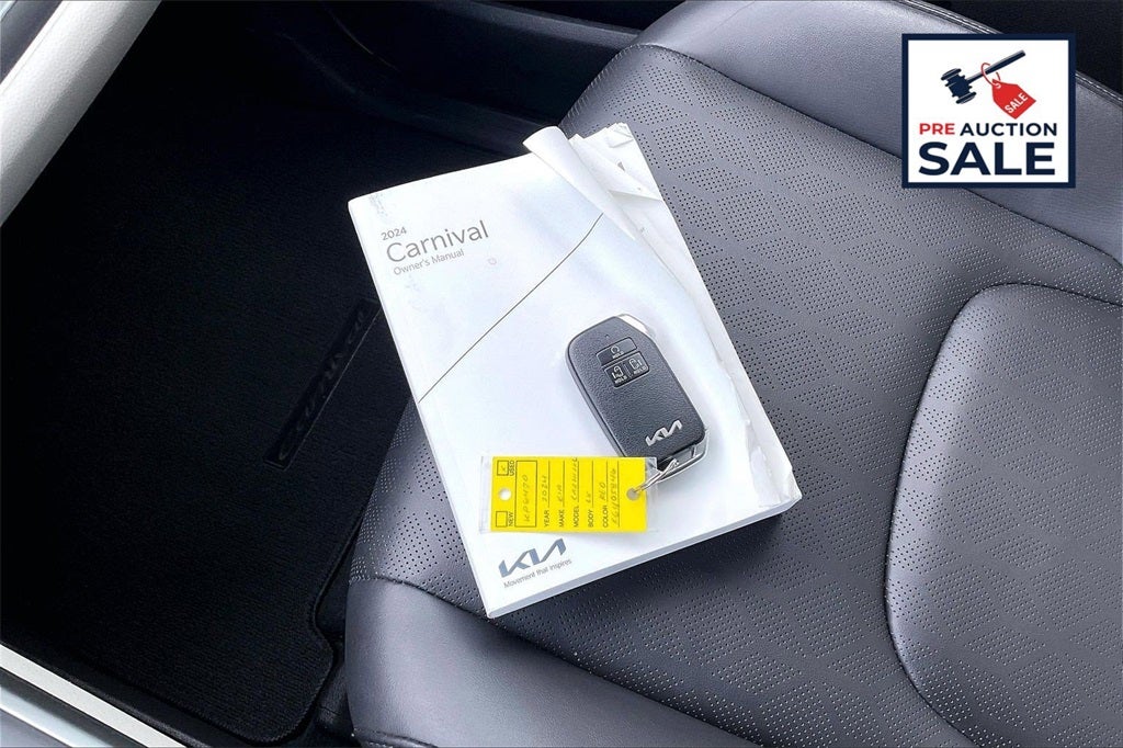 2024 Kia Carnival LX