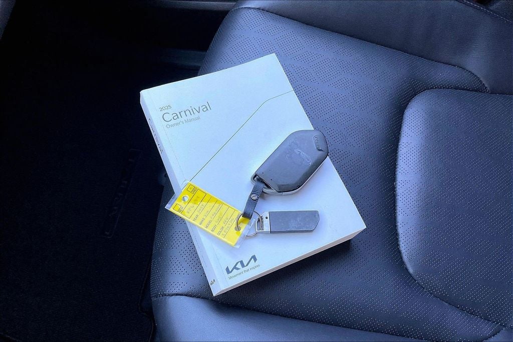 2025 Kia Carnival LXS