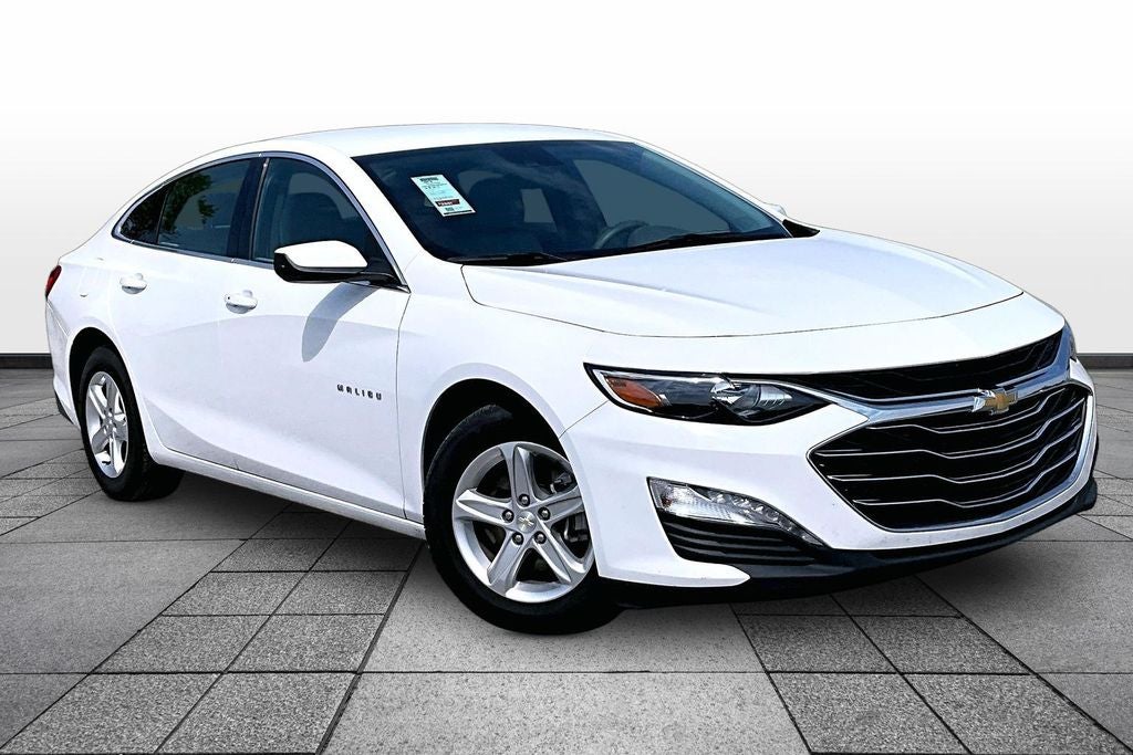 Used 2024 Chevrolet Malibu 1LT with VIN 1G1ZD5ST5RF141830 for sale in Hutchinson, KS