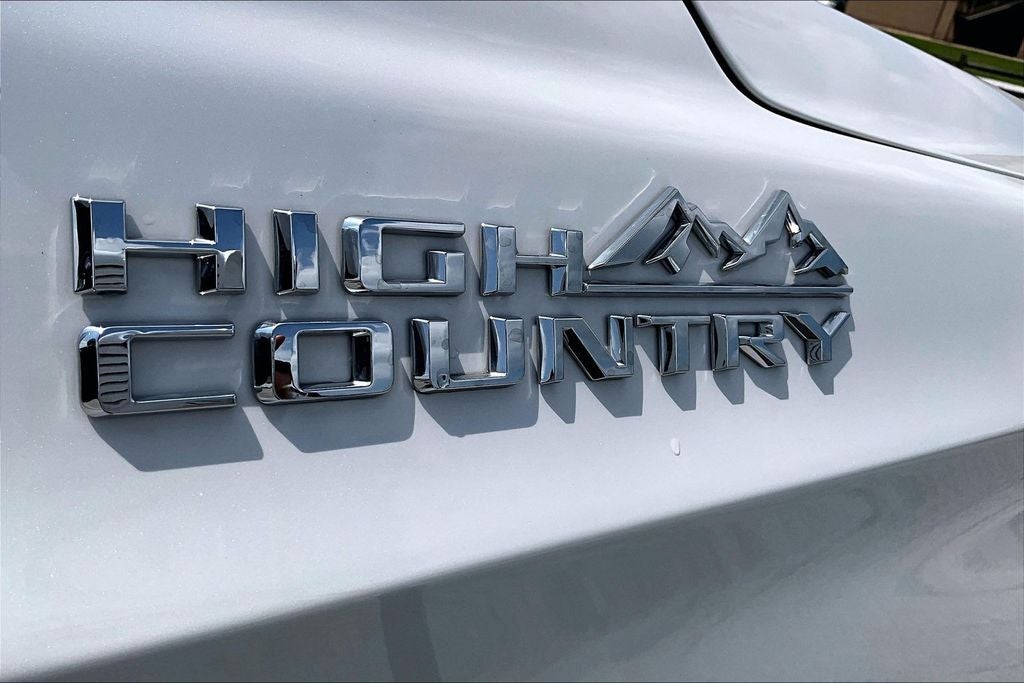 2023 Chevrolet Suburban High Country