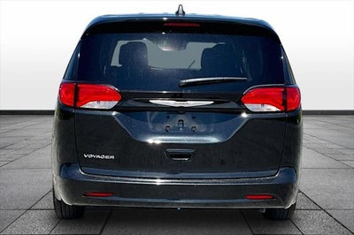 2024 Chrysler Voyager LX