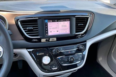 2024 Chrysler Voyager LX