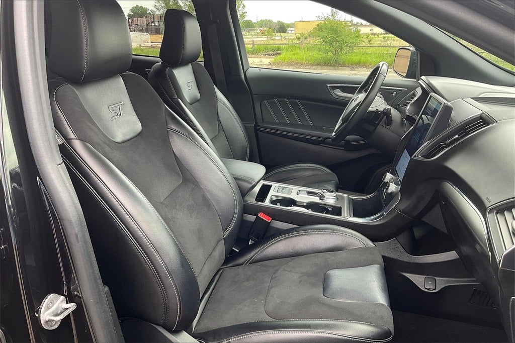 2021 Ford Edge ST