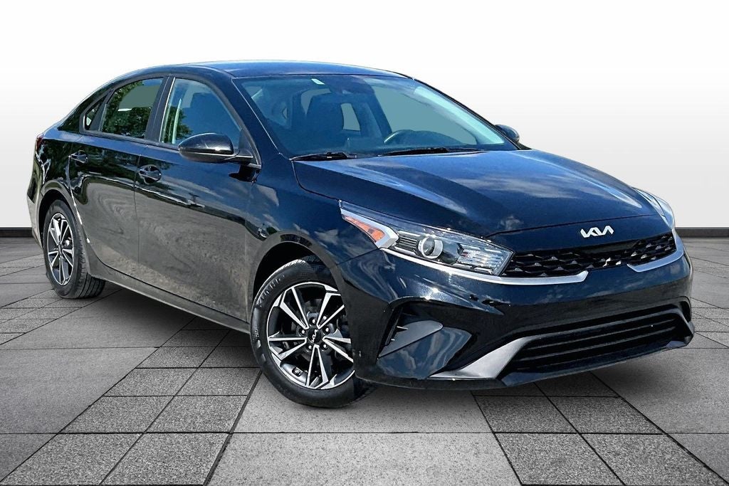 Used 2024 Kia Forte LXS with VIN 3KPF24AD3RE748078 for sale in Hutchinson, KS