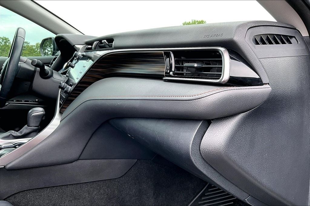 2020 Toyota Camry Hybrid XLE