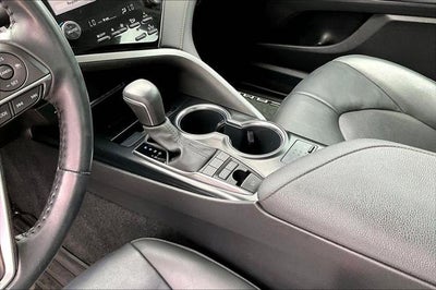 2020 Toyota Camry Hybrid XLE