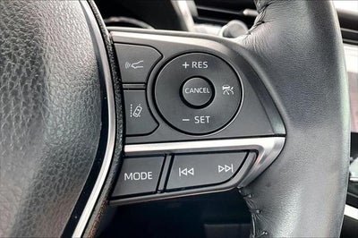 2020 Toyota Camry Hybrid XLE