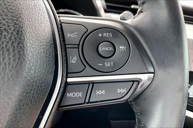 2020 Toyota Camry Hybrid XLE