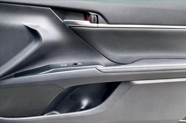 2020 Toyota Camry Hybrid XLE