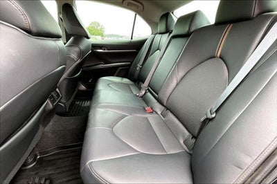 2020 Toyota Camry Hybrid XLE