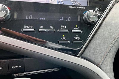 2020 Toyota Camry Hybrid XLE