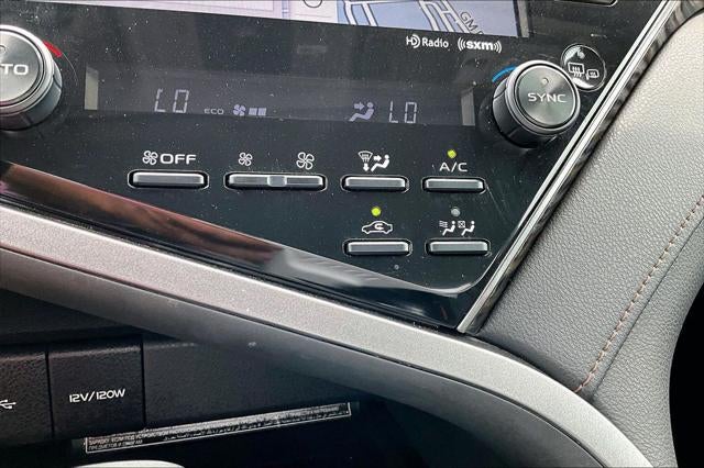 2020 Toyota Camry Hybrid XLE