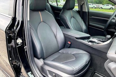 2020 Toyota Camry Hybrid XLE