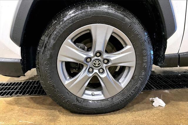 2022 Toyota RAV4 Hybrid LE