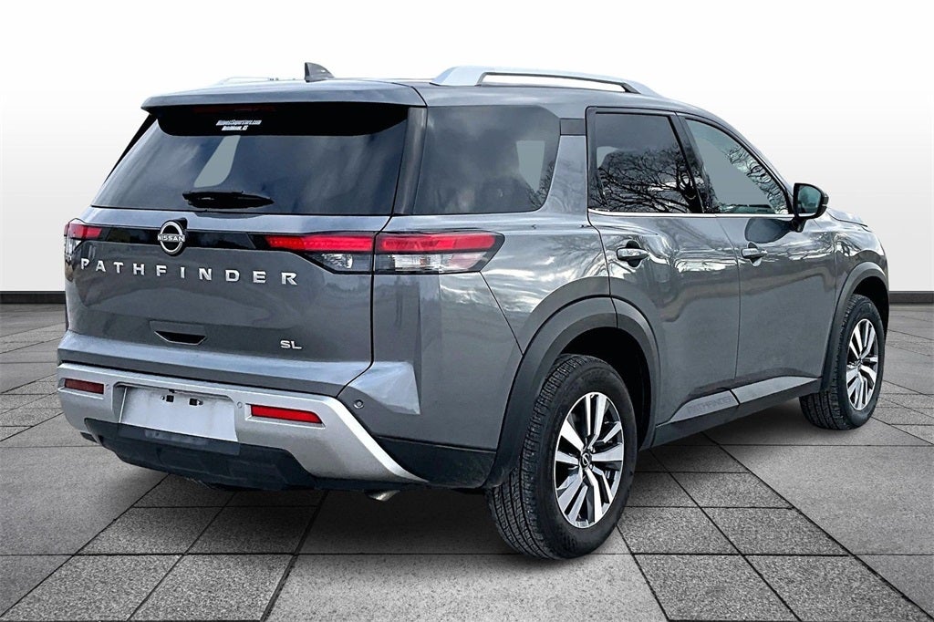 2025 Nissan Pathfinder SL