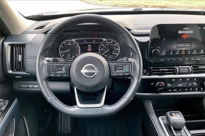 2025 Nissan Pathfinder SL