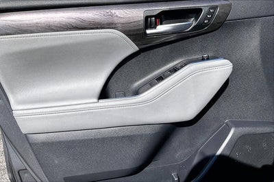 2023 Toyota Highlander Platinum