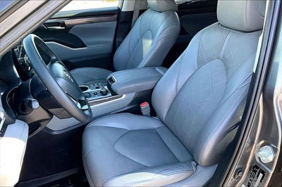 2023 Toyota Highlander Platinum