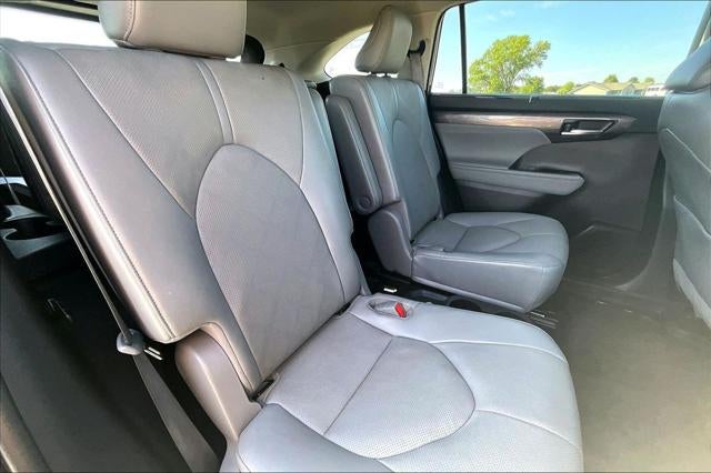2023 Toyota Highlander Platinum
